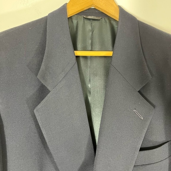 W&J Wilson Chest Size 42” Navy Blazer with Gold Buttons - Picture 8 of 14